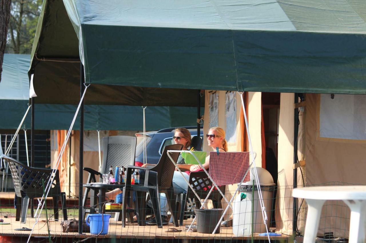 Hotel Safari Tent At Camping Le Roptai Rochefort Zewnętrze zdjęcie