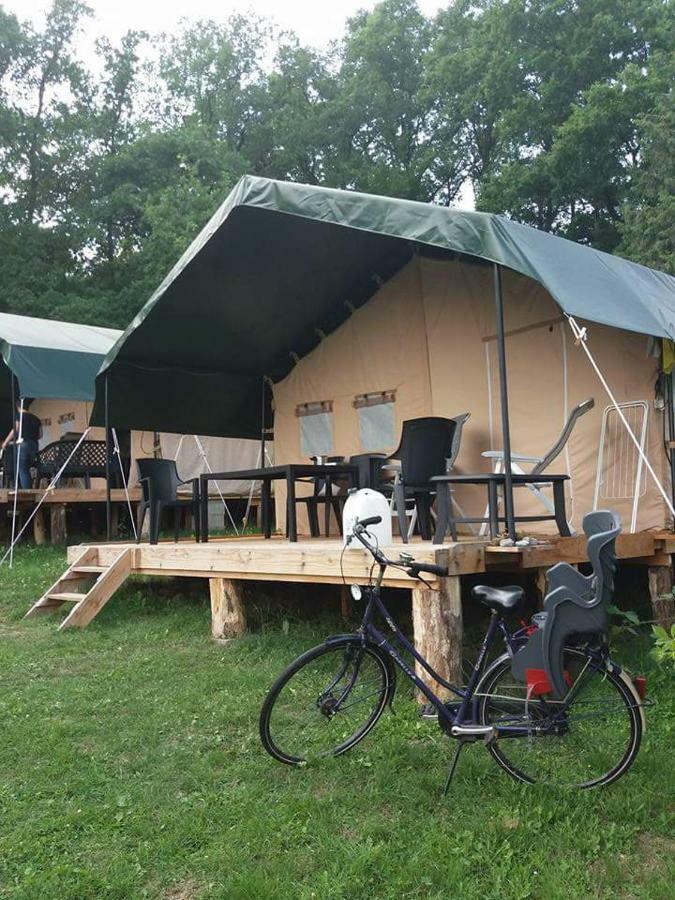 Hotel Safari Tent At Camping Le Roptai Rochefort Zewnętrze zdjęcie